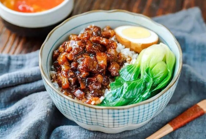 沙茶鹵肉飯