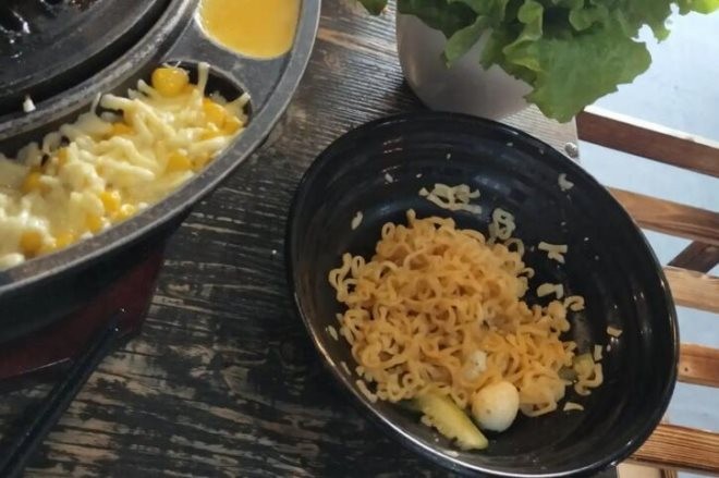 胡悦里韩式烤肉