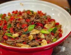 御饌皇鮮炒牛肉