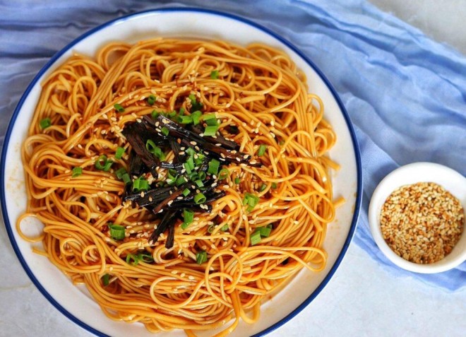 铁面贝勒拌粉拌面