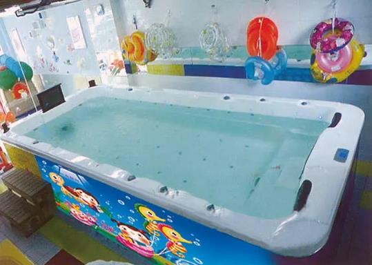 猪贝贝婴幼儿游泳馆