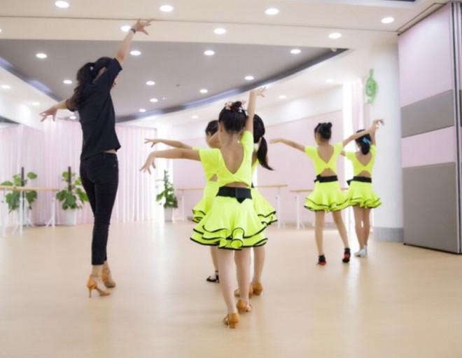 兰翼拉丁舞培训学院加盟