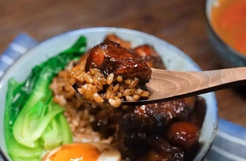 航語(yǔ)佳臺(tái)灣鹵肉飯加盟