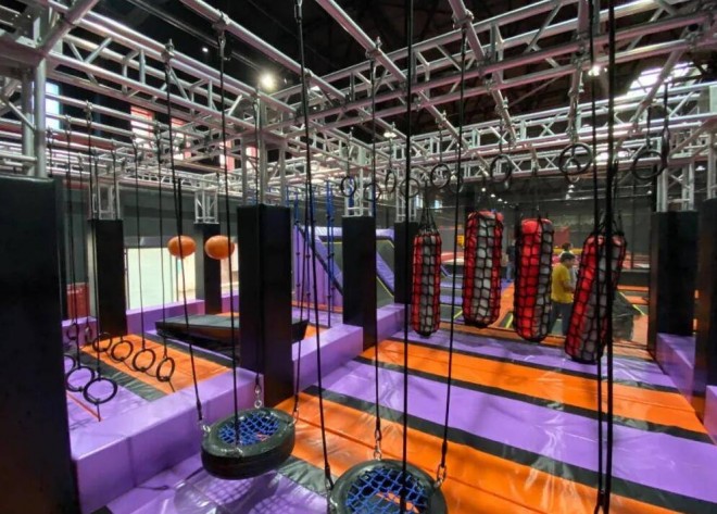 飞吧蹦床乐园加盟