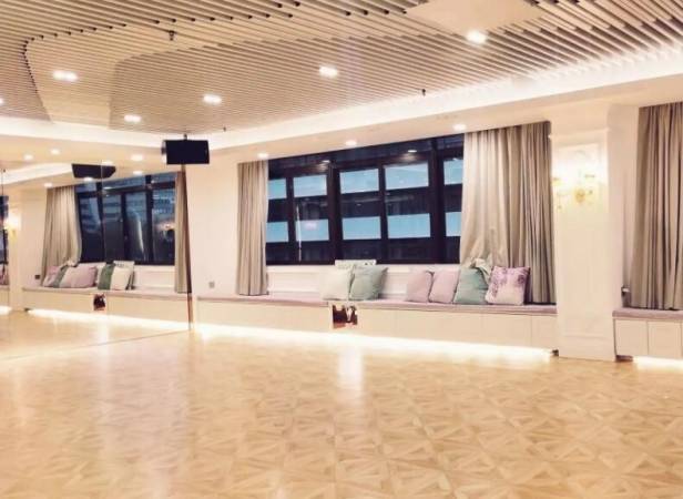 君子兰子形体管理中心