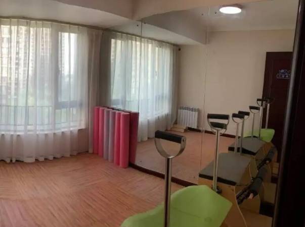 君子兰子形体管理中心