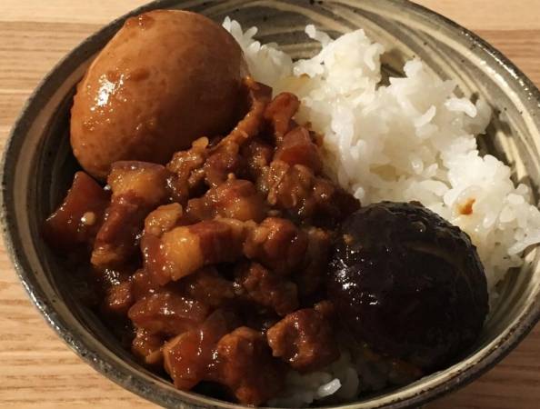 红猪卤肉饭