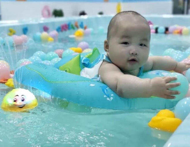 集游家婴儿游泳加盟