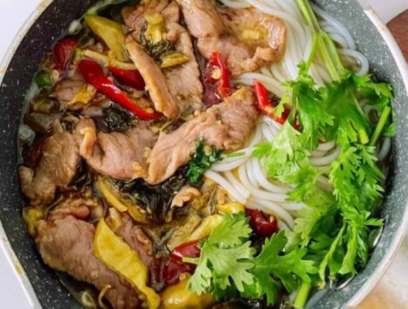 党鹏鹏牛肉米线馆