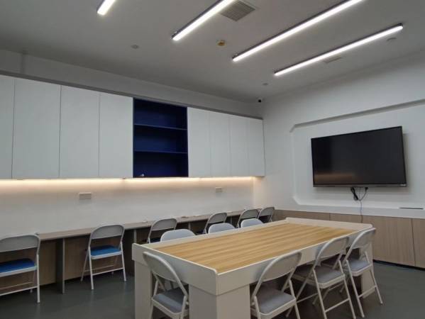 码高机器人少儿编程