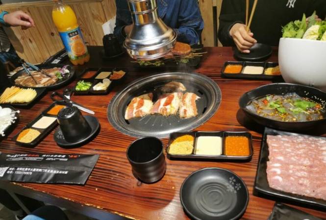 丹妮小姐的烤肉店