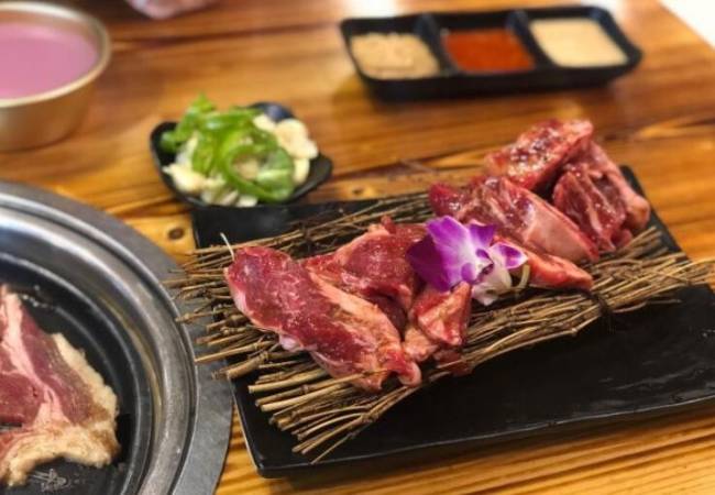 丹妮小姐的烤肉店