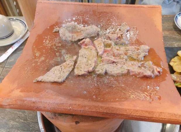 瓦片烤肉