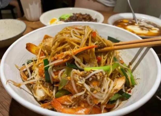 颜上鲜海鲜焖面