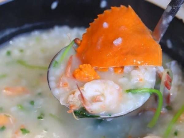 潮汕海鲜养生砂锅粥