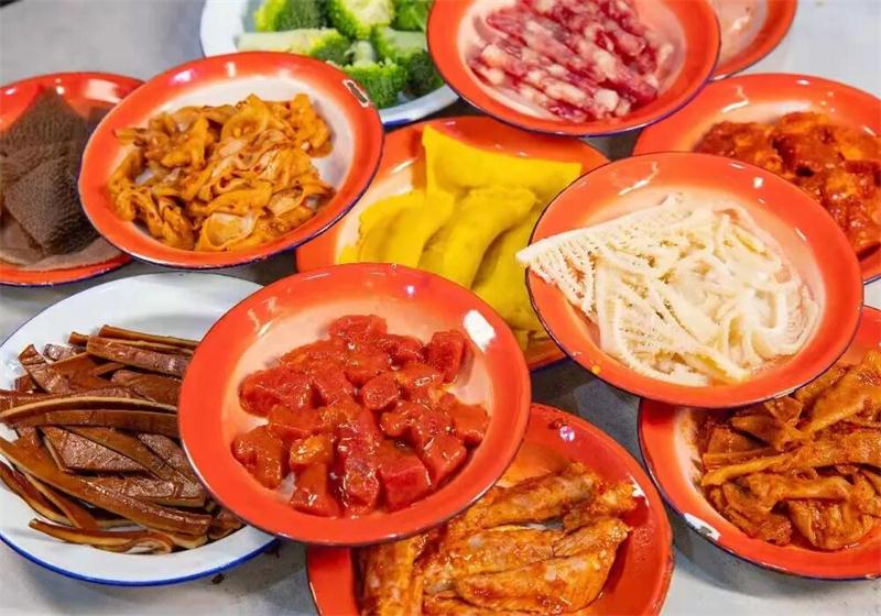 董椒椒盤盤麻辣燙加盟