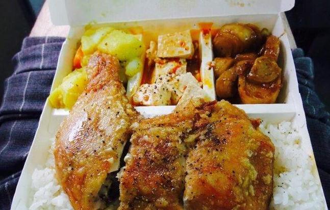 慢燉排骨飯加盟