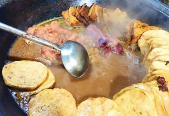 四友居卤煮火烧