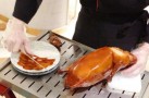 精炙果木烤鸭