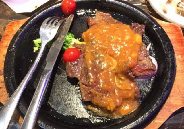 布罗城堡牛排海鲜自助餐厅