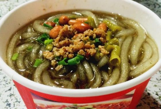 薯霸酸辣粉加盟