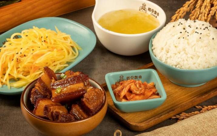 稻骨飘香排骨米饭