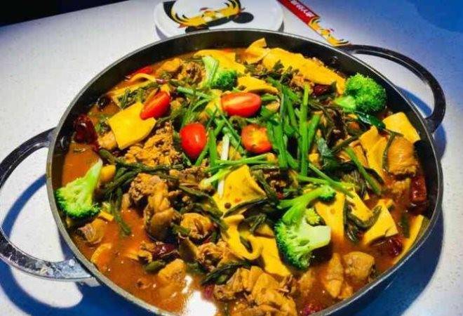 丫妞青花椒炒鸡