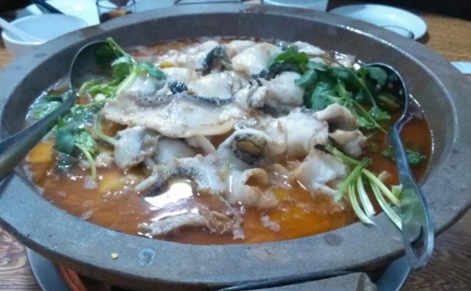 正宗石锅鱼火锅