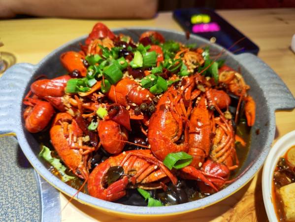 喵鲨豆花鱼火锅