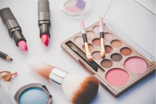 全球美妆集合店