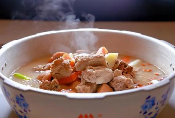 佬面村花椒雞藕王養生湯