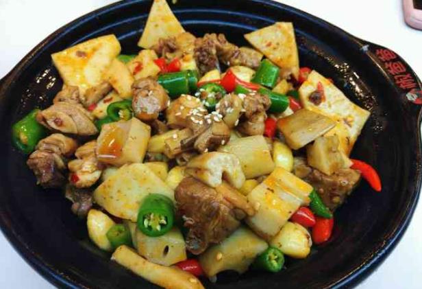 椒爸爸辣炒雞米飯加盟