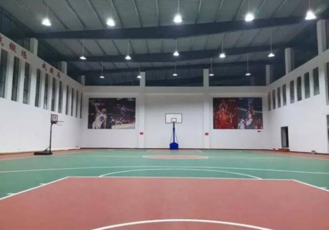 拉维尔青少年篮球培训