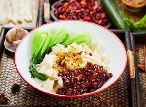 巧陕妹油泼炸酱面