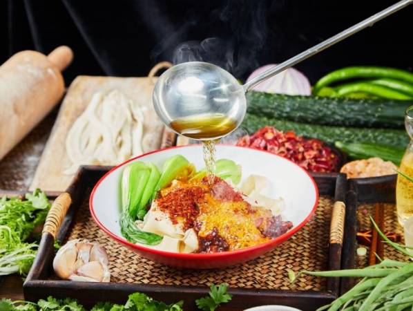 巧陕妹油泼炸酱面