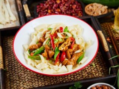 巧陜妹油潑炸醬面