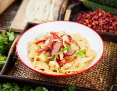 巧陜妹油潑炸醬面