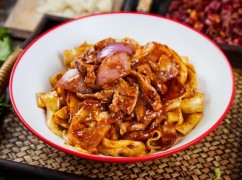 巧陜妹油潑炸醬面