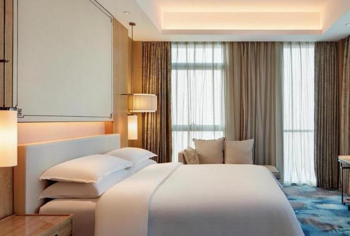 蓝庭假日酒店加盟 蓝庭假日酒店加盟