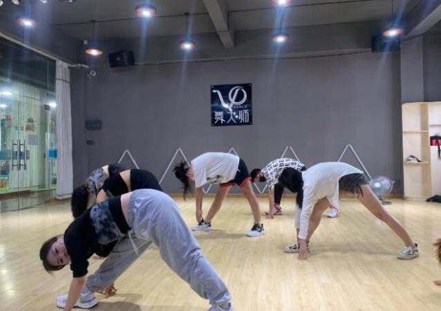 舞大师连锁学校