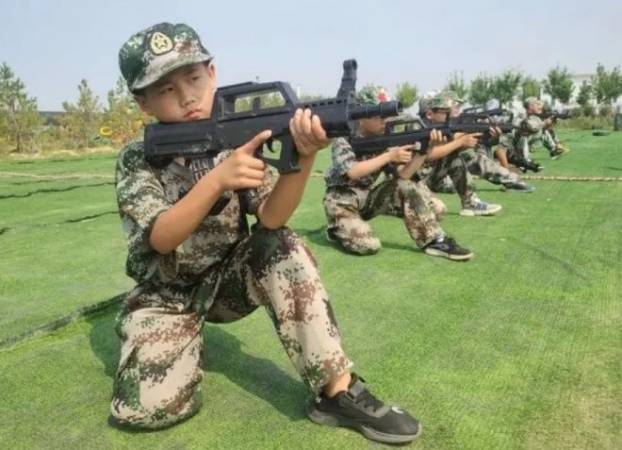 儿童军训夏令营