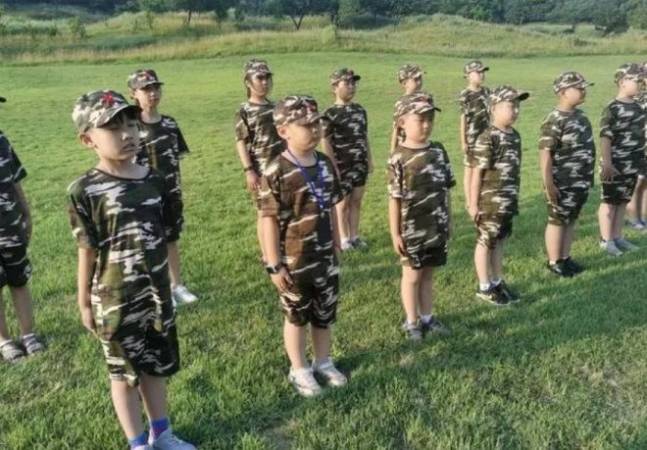 儿童军训夏令营