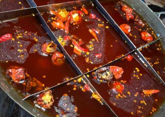 鍋鍋筵水八塊老火鍋