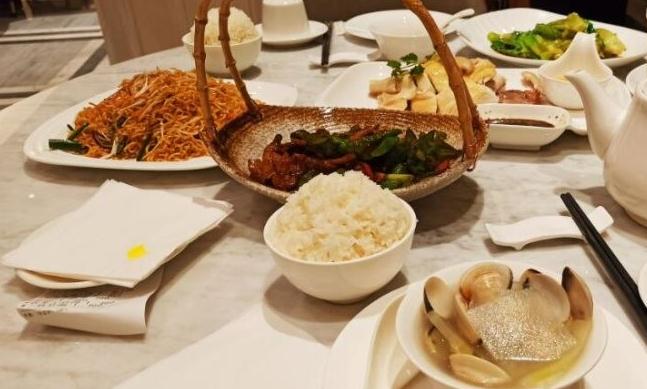 东发道茶冰厅