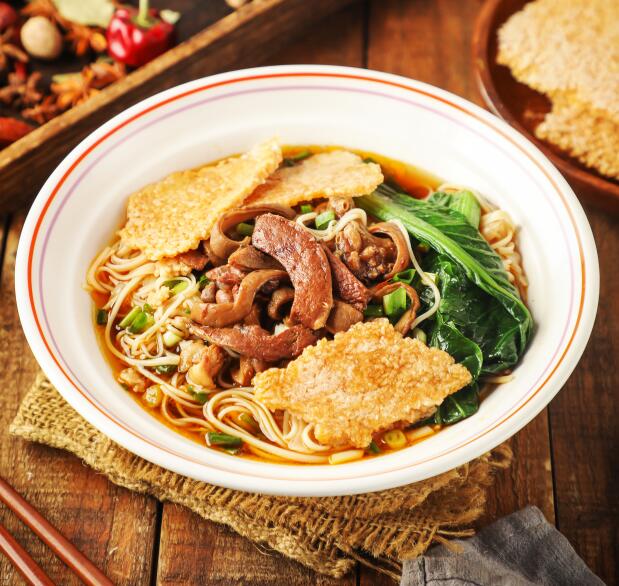 南食北灶浇头锅巴面 南食北灶浇头锅巴面