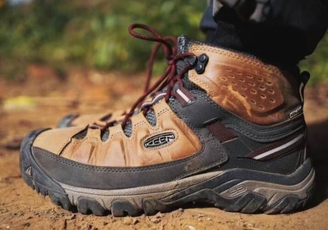 登山鞋