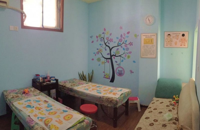 葆儿世家小儿推拿