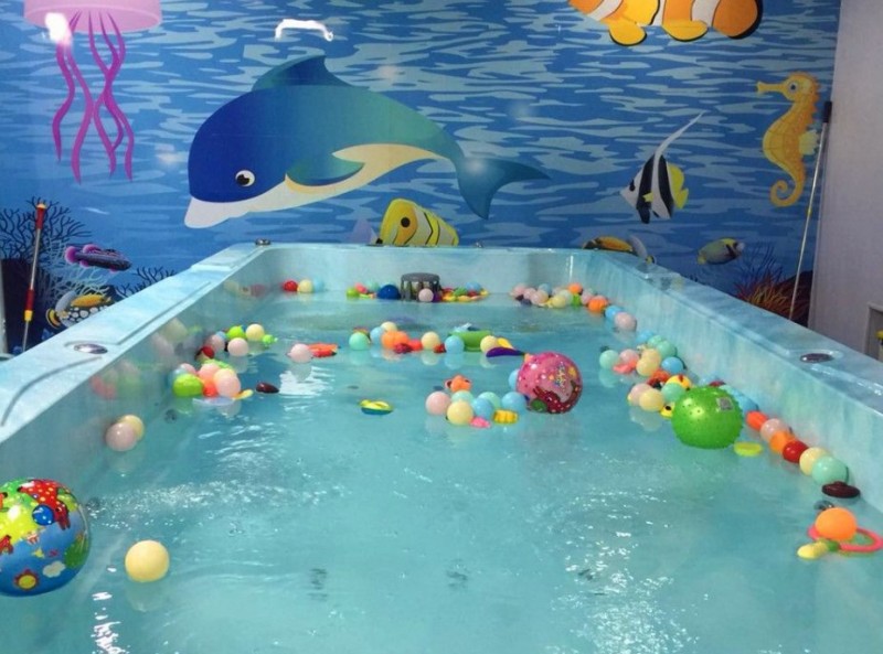 金游宝宝亲子游泳馆