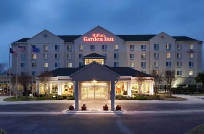 希尔顿花园酒店