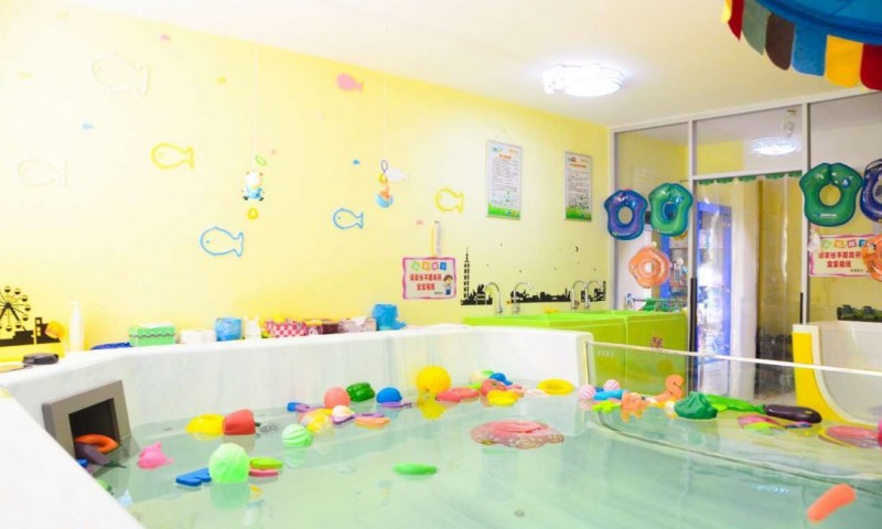 愛樂尚小海豚嬰童游泳加盟